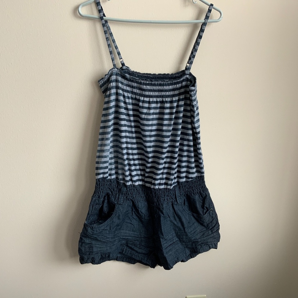 Cute women’s Romper Size Large